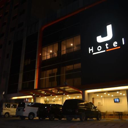J Hotel Medan Bagian luar foto