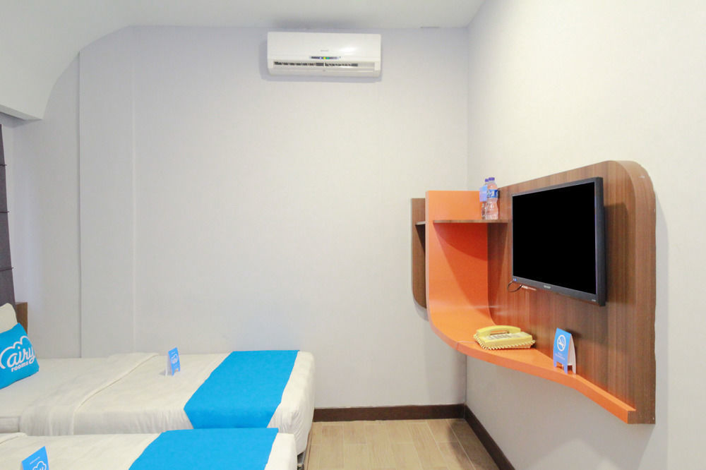 J Hotel Medan Bagian luar foto